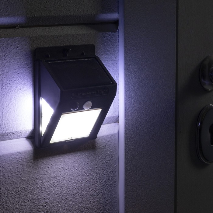 Садовый светильник на солнечной батарее с датчиком движения, накладной, 9.5 × 12.5 × 5 см, 40 LED, свечение белое Садовый светильник на солнечной батарее с датчиком движения, накладной, 9.5 × 12.5 × 5 см, 40 LED, свечение белое