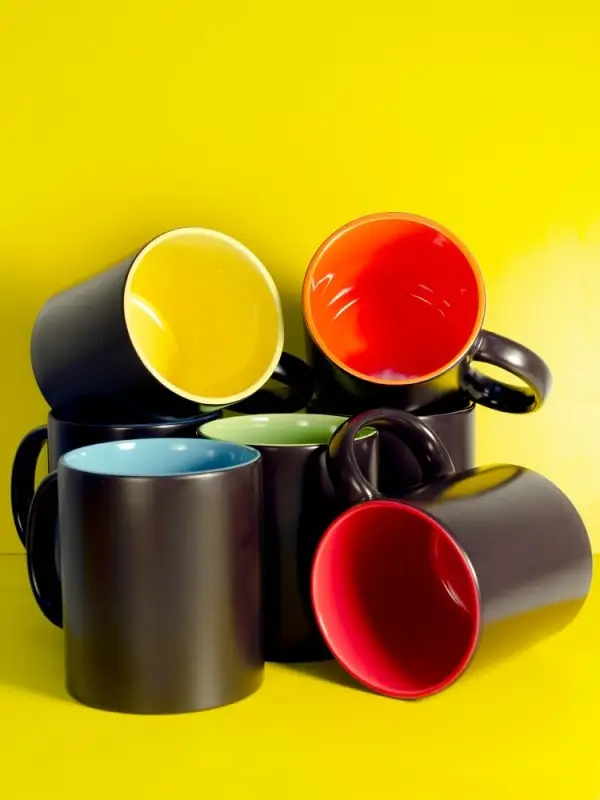 Кружка-хамелеон On Display, матовая, черная Кружка-хамелеон On Display, матовая, черная