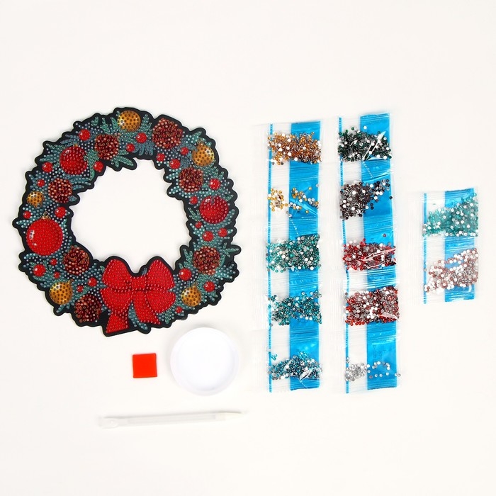 Алмазная мозаика на новый год с полным заполнением на фигурке. Новогодний венок «С Новым Годом», 20 х 20 см, новогодний набор для творчества Алмазная мозаика на новый год с полным заполнением на фигурке. Новогодний венок «С Новым Годом», 20 х 20 см, новогодний набор для творчества