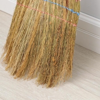 Веник трёхпрошивной «Сорго», 330 г, 90 см, цвет МИКС Веник трёхпрошивной «Сорго», 330 г, 90 см, цвет МИКС