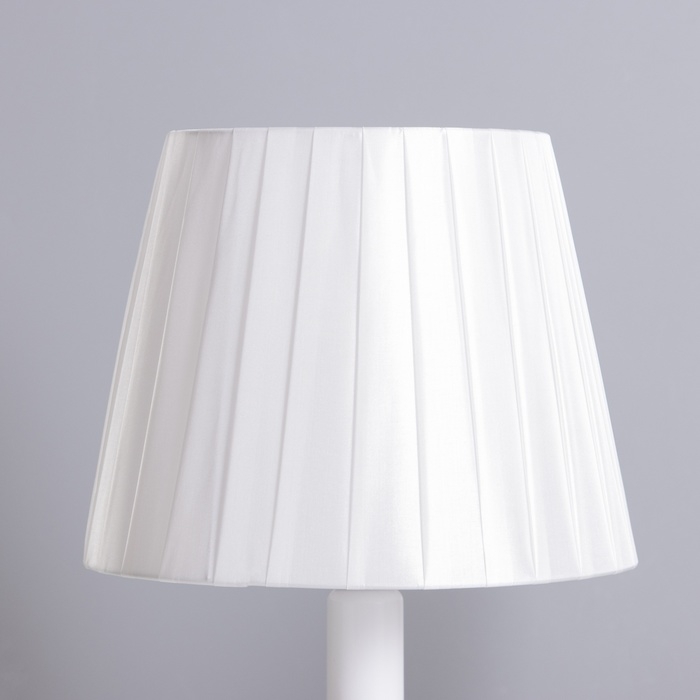 Лампа настольная Лампа настольная "Лида" 1х40Вт Е27 белый/золото 21х21х36см