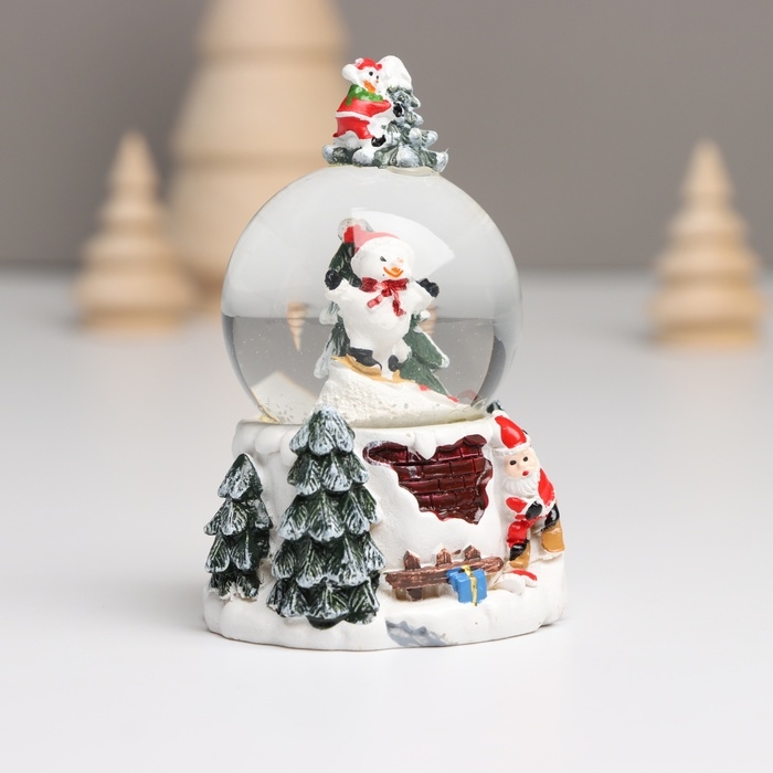 Сувенир полистоун водяной шар свет Сувенир полистоун водяной шар свет "Снеговик. Ёлочка" МИКС 5,5х5,5х9 см
