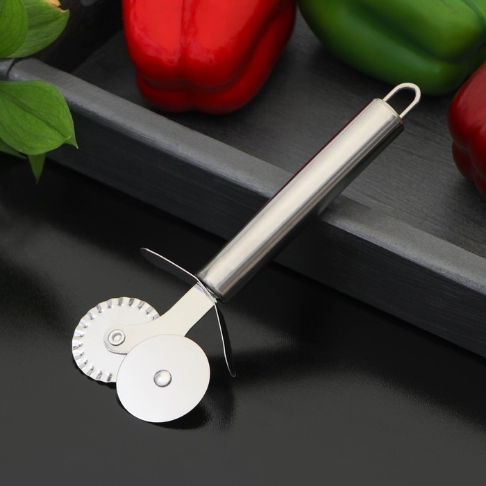 Нож для теста и пиццы Доляна &laquo;Металлик&raquo;, 2 лезвия, 18 см, цвет серебристый