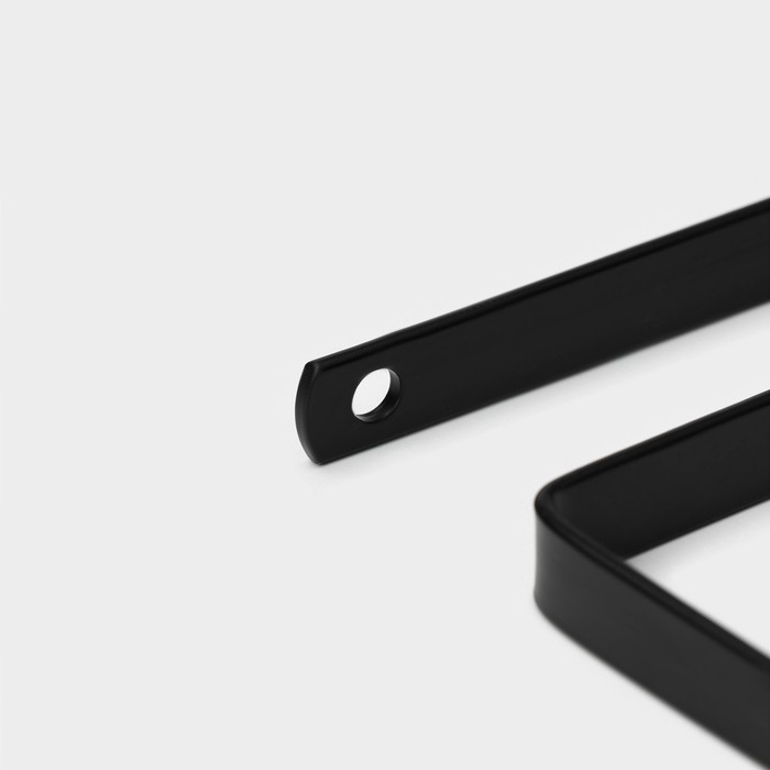 Держатель для бумажных полотенец подвесной Доляна, 26&times;1,5&times;12 см, цвет чёрный