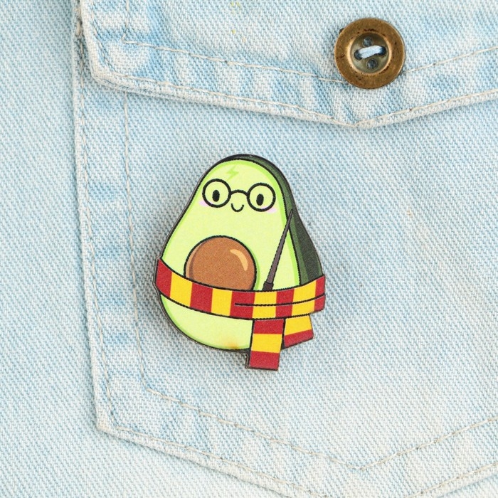 Значок новогодний закатной &laquo;Новый год: Авокадокедавра&raquo;, 3,2 х 4 см