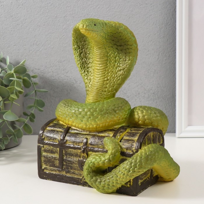 Копилка Копилка "КОБРА НА СУНДУКЕ " 20 х17 х 12 см.