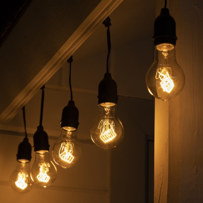 Гирлянда «Ретро белт-лайт» 10 м, IP54, УМС, тёмная нить, шаг 100 см, Е27 (без ламп), 220 В Гирлянда «Ретро белт-лайт» 10 м, IP54, УМС, тёмная нить, шаг 100 см, Е27 (без ламп), 220 В