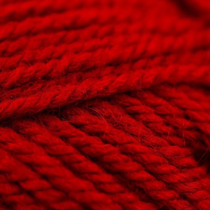 Пряжа "Народная" 30% шерсть, 70% акрил объёмный 220м/100гр (272-Вишня)