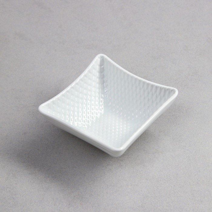 Блюдо «Орхидея», фарфор, Иран Блюдо «Орхидея», фарфор, Иран