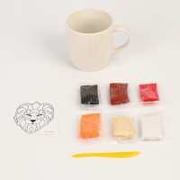 Набор для декора кружки полимерной глиной. Лепка на кружке &laquo;Полигональный лев&raquo;