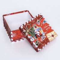 Коробка квадратная "Посылка красная" , 19 &times; 19 &times; 10 см