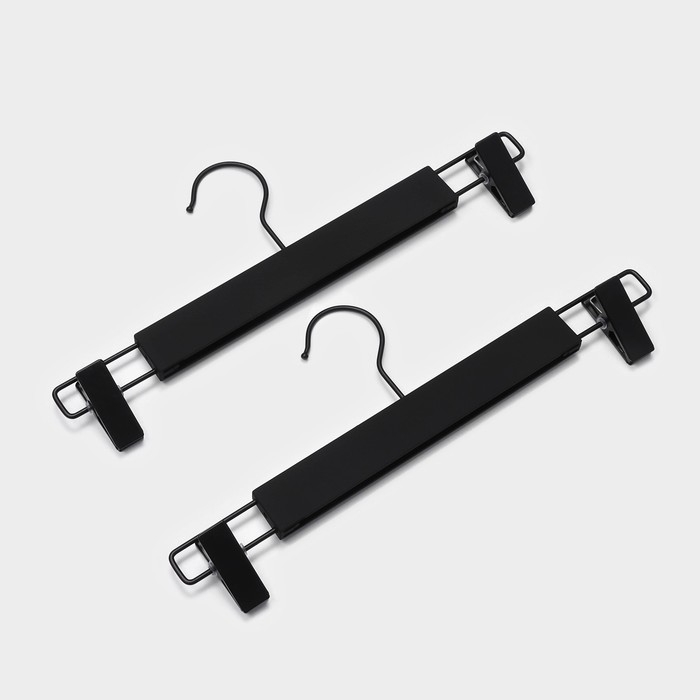 Вешалки для брюк и юбок LaDо́m Soft-touch, 32,5&times;13 см, 2 шт, с зажимами, цвет чёрный