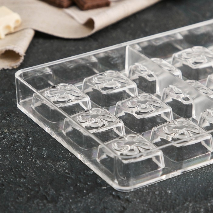 Форма для конфет и шоколада KONFINETTA «Клевер», 27,5×17,5×2,5 см, 21 ячейка 2,5×2,5×1 см, цвет прозрачный Форма для конфет и шоколада KONFINETTA «Клевер», 27,5×17,5×2,5 см, 21 ячейка 2,5×2,5×1 см, цвет прозрачный