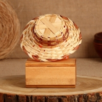 Оберег "Домовой Стасик", на сундуке, 15 х 11 см Оберег "Домовой Стасик", на сундуке, 15 х 11 см