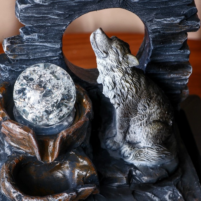 Фонтан Фонтан "Волк на скале" 16х20х25 см (с подсветкой)