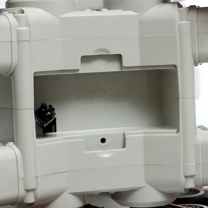 Танк &laquo;Луноход&raquo;, радиоуправление, звук, стреляет гелевыми пулями, белый