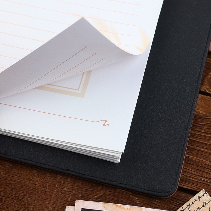 Родословная книга со встроенной флешкой 16 Gb &laquo;Семейная летопись&raquo;, 17,5 х 23 см..