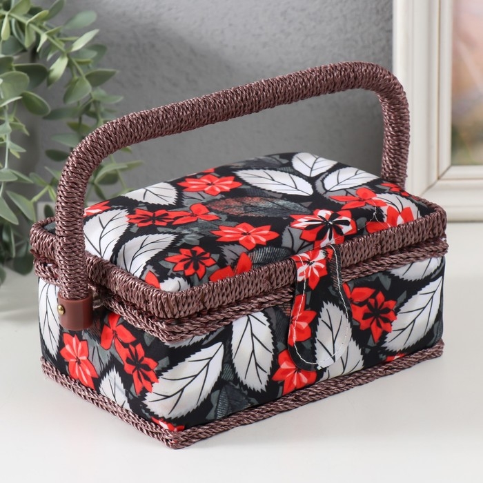 Шкатулка для рукоделия Шкатулка для рукоделия "Пуансеттия на чёрном" 18х12х9,5 см