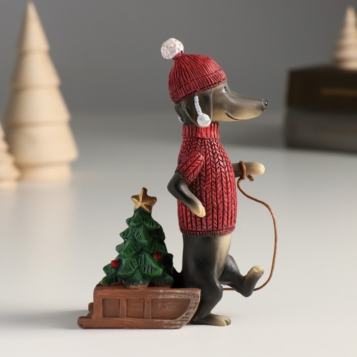 Сувенир полистоун "Такса в свитере и шапке везёт ёлочку на санках" 8х4х12,5 см