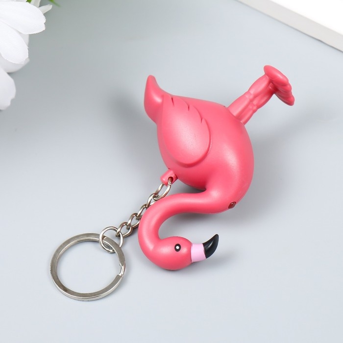 Фонарик кричалка на кольце Фонарик кричалка на кольце "Фламинго"