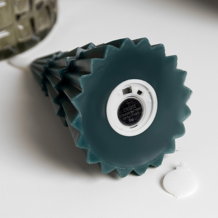 Светодиодная свеча «Ёлка зелёная» 10 × 18.5 × 10 см, воск, батарейка CR2032 (в комплекте), свечение тёплое белое Светодиодная свеча «Ёлка зелёная» 10 × 18.5 × 10 см, воск, батарейка CR2032 (в комплекте), свечение тёплое белое