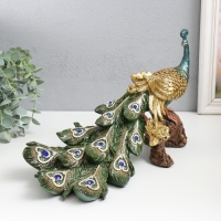 Сувенир полистоун "Павлин с зелёными перьями-сердцами, сапфир на коряге" 32х14х20,5 см