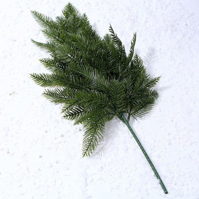 Декор &laquo;Ветвь молодой ели&raquo;