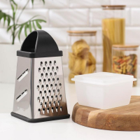 Тёрка с контейнером &laquo;Синтай&raquo;, 13&times;13,5&times;24 см, цвет ручки чёрный