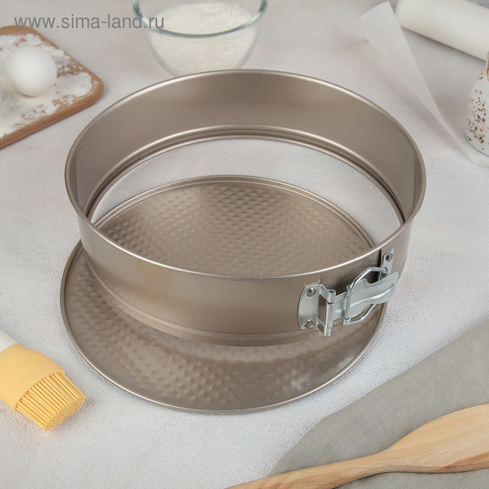 Набор форм для выпечки Доляна &laquo;Круг. Рэнди&raquo;, 3 предмета: d=24/26/28 см, съёмное дно, антипригарное покрытие, цвет золотой