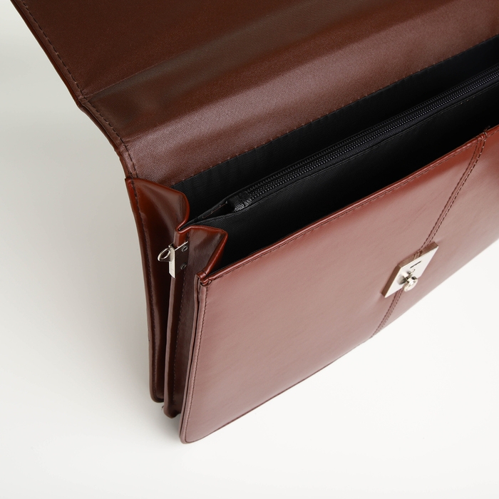Сумка мужская деловая на клапане, цвет коричневый Сумка мужская деловая на клапане, цвет коричневый
