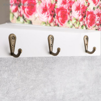 Ключница дерево "Домик с розовым садом" 30х22х6 см