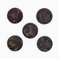 Китайский выдержанный чай "Шу Пуэр" шар, Юньнань, 50 г (+ - 5 г) (набор 8 шт), 2017 г Китайский выдержанный чай "Шу Пуэр" шар, Юньнань, 50 г (+ - 5 г) (набор 8 шт), 2017 г