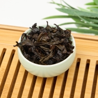 Чай китайский листовой Да Хун Пао "Большой красный халат", 100 г Чай китайский листовой Да Хун Пао "Большой красный халат", 100 г