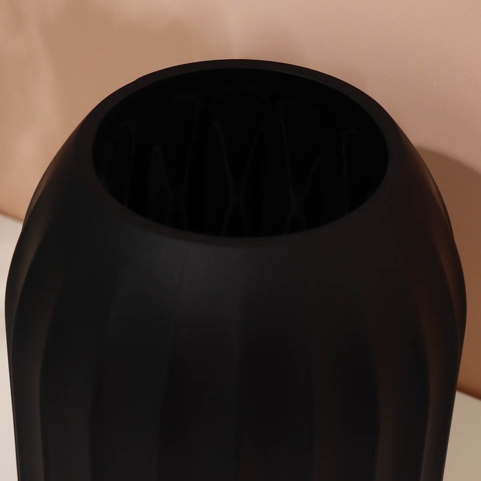 Ваза для цветов «Делиция» из черного стекла 22 х 16 х 16 см Ваза для цветов «Делиция» из черного стекла 22 х 16 х 16 см