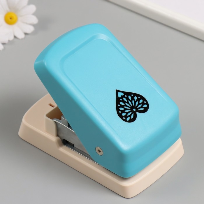 Дырокол фигурный рисунок 5х5 см Дырокол фигурный рисунок 5х5 см "Сердце фигурное" 8.6х14,6х6,9 см