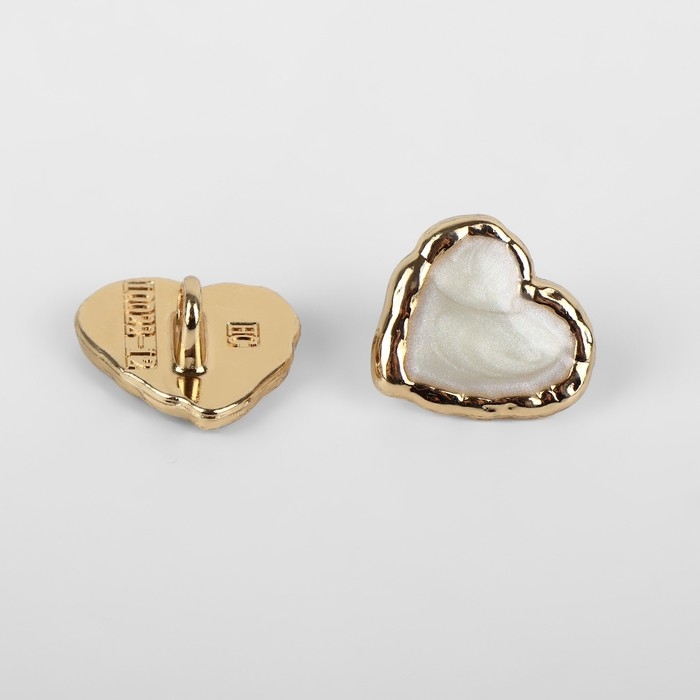 Набор пуговиц на ножке &laquo;Сердце&raquo;, 13 &times; 13 мм, 5 шт, цвет белый/золотой