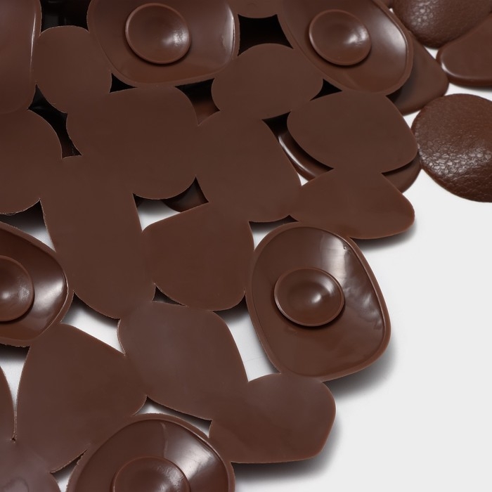 Коврик противоскользящий в ванну на присосках Доляна &laquo;Крупная галька&raquo;, 33&times;63 см, цвет МИКС