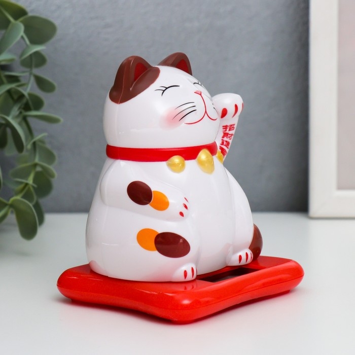 Маятник пластик от солнечной батареи "Кот манэки-нэко" пятнистый 9,5х10х9,5 см