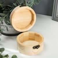 Шкатулка дерево простая круглая 9,2*9,2*5,2 см Шкатулка дерево простая круглая 9,2*9,2*5,2 см