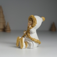 Сувенир полистоун "Малышка в белой шубке, с сердечком" сидит 5х5,5х8 см Сувенир полистоун "Малышка в белой шубке, с сердечком" сидит 5х5,5х8 см
