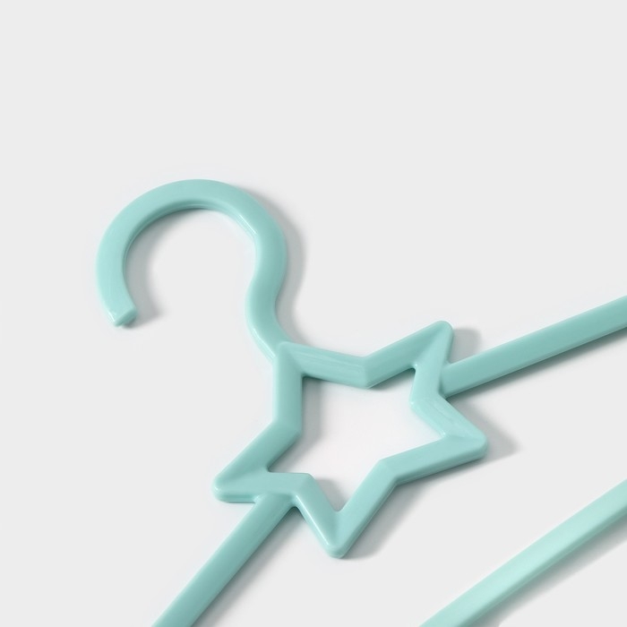 Плечики - вешалки для одежды Доляна «Звезда», 26,5×13,5 см, 6 шт, детские, цвет голубой Плечики - вешалки для одежды Доляна «Звезда», 26,5×13,5 см, 6 шт, детские, цвет голубой