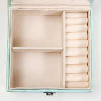 Шкатулка кожзам для украшений "Серебряный блеск на голубом" 8х14,5х14,5 см Шкатулка кожзам для украшений "Серебряный блеск на голубом" 8х14,5х14,5 см