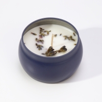 Свеча ароматическая из соевого воска с сухоцветом "Французская лаванда" 4,5х6 см, 80 г Свеча ароматическая из соевого воска с сухоцветом "Французская лаванда" 4,5х6 см, 80 г