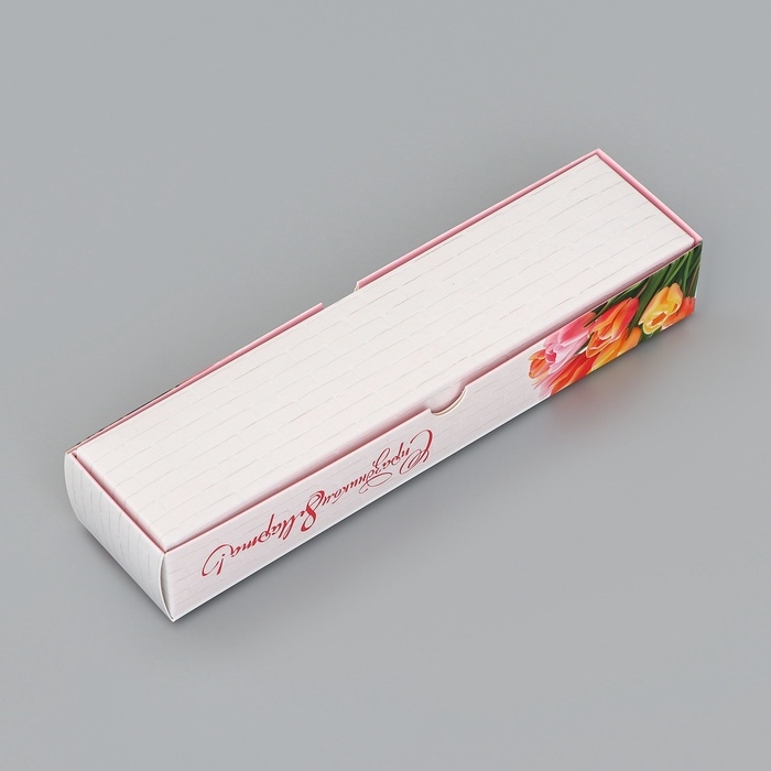 Коробка для 5 конфет с обечайкой, с окном Коробка для 5 конфет с обечайкой, с окном "8 марта", 21 х 5 х 3,3 см. Кондитерская упаковка