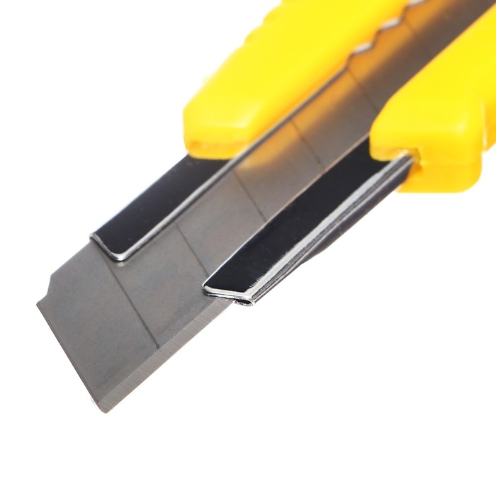 Нож канцелярский 18 мм, пластиковый, с роликовым фиксатором, TOP Нож канцелярский 18 мм, пластиковый, с роликовым фиксатором, TOP