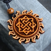 Оберег "Валькирия" солнечный кедр, символ защиты и мудрости Оберег "Валькирия" солнечный кедр, символ защиты и мудрости