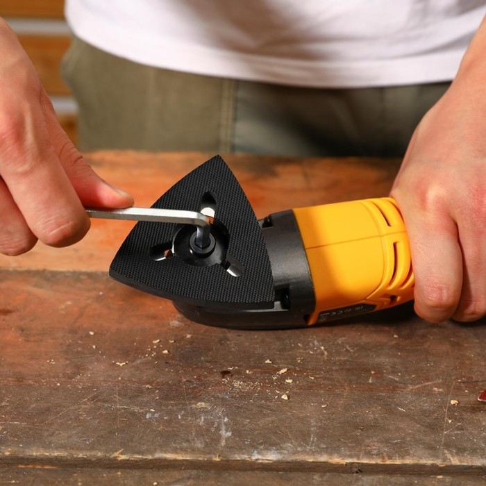 Реноватор аккумуляторный DEKO DKOT20 Multi, 2 Ач, 20 В, 18000 кол/мин, 4 насадки Реноватор аккумуляторный DEKO DKOT20 Multi, 2 Ач, 20 В, 18000 кол/мин, 4 насадки