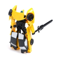 Робот &laquo;Автобот&raquo;, трансформируется