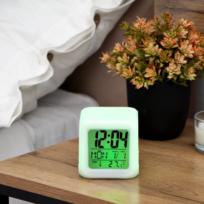 Часы - будильник Luazon LB-03, дата, температура, белый Часы - будильник Luazon LB-03, дата, температура, белый