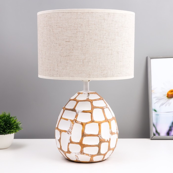 Настольная лампа Настольная лампа "Камилла" Е27 40Вт бело-шоколадный 27,5х27,5х42,5 см RISALUX